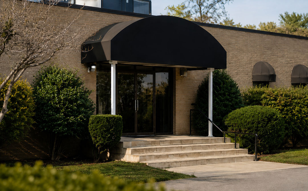 Exterior of Platinum Executive Suites where Lighthouse Counseling is located